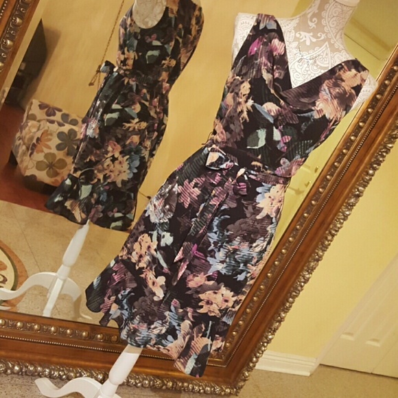 Outback Red Dresses & Skirts - Elegant Outback Red dress