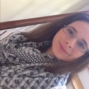 Meet your Posher, Dara