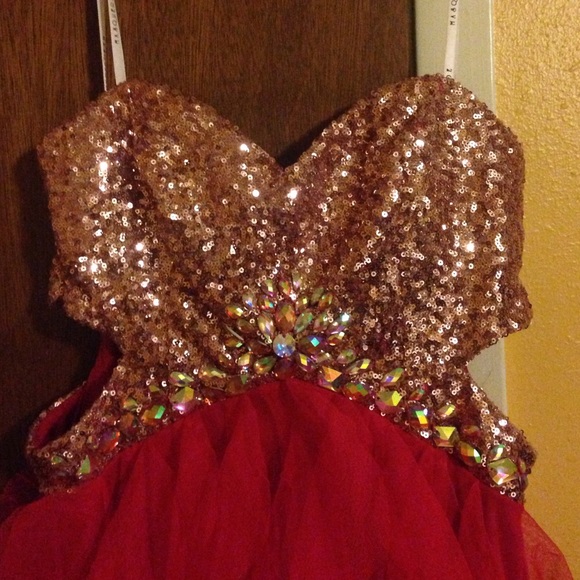 Prom dress ! - Picture 2 of 3