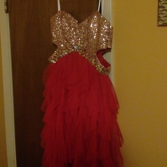 Prom dress ! - Picture 3 of 3