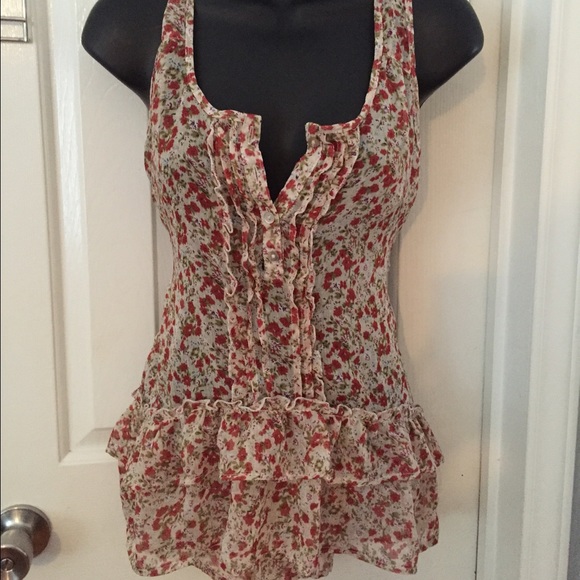 Cute floral hi-lo tank top with ruffles