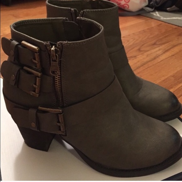 Ankle booties