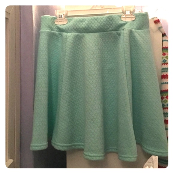 H&M Mint Quilted Pattern Skater Skirt