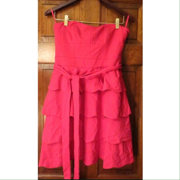 Cynthia Steffe Dresses & Skirts - 🆑 Cynthia Steffe Pink Scallop Hem Strapless Dress