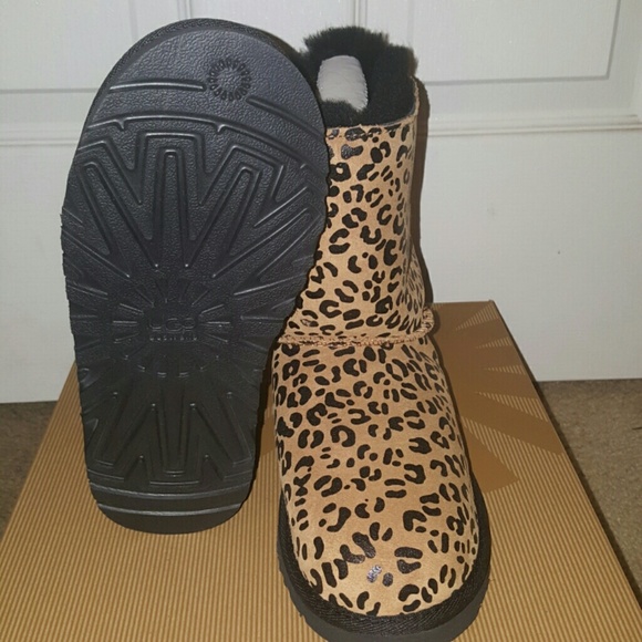 Bailey Bow Leopard UGG Boots - Picture 2 of 4
