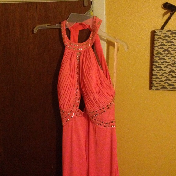Prom dress ! - Picture 3 of 3