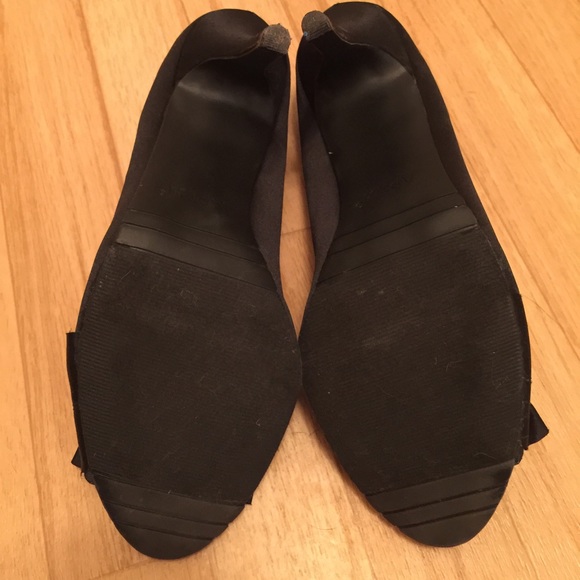 Apt. 9 Ruffle Toe Heels - Picture 3 of 3