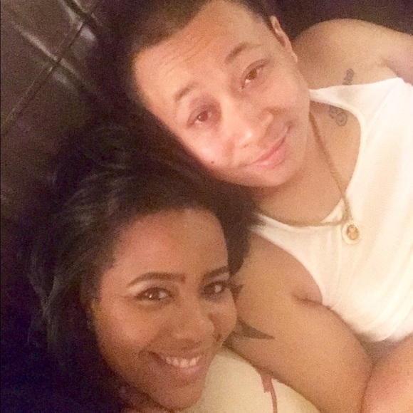 Meet your Posher, Kandice! - Picture 2 of 2