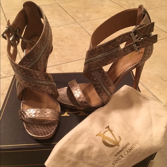 Signature Vince Camuto - SOLD!! - Picture 3 of 4