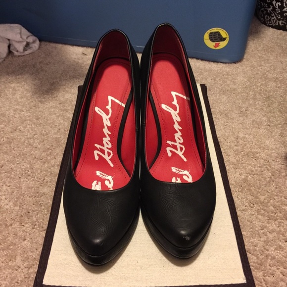 Super fun Ed Hardy black wedges!