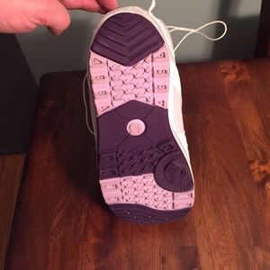 Burton boots. Size 8. Price include shipping.