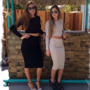 Crop top sets in black or nude