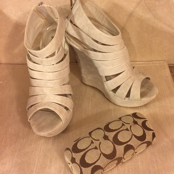 Bamboo vegan leather strappy wedges, soft gray