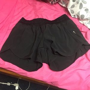 Lululemon Tracker Short iii 4 way stretch