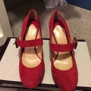 Gorgeous Gianni Bini red heels