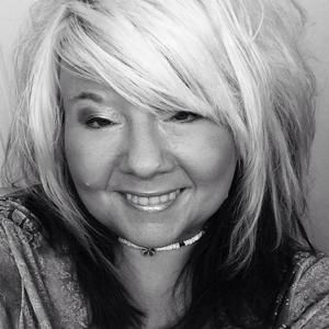 Meet your Posher, Traci