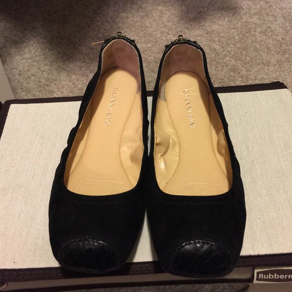 Gianni Bini black flats