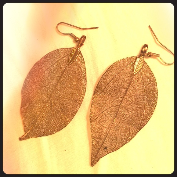 Aldo Gold leaf earrings - Picture 1 of 4