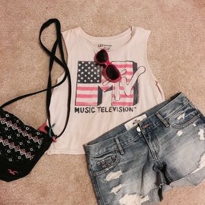 American Eagle MTV Vintage Crop Top
