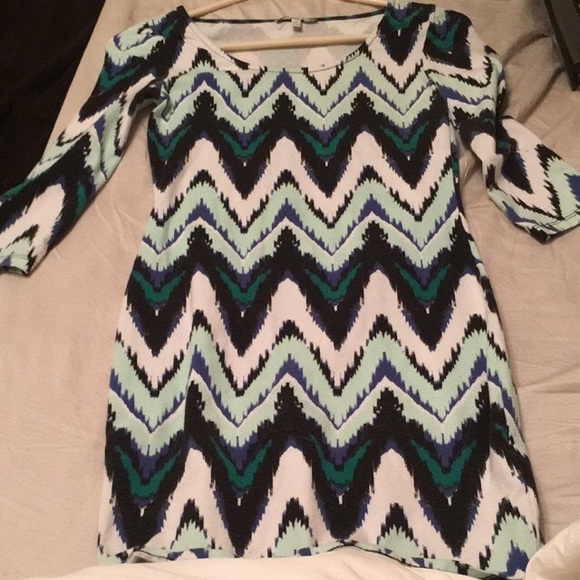 Form fitting 3/4 sleeve dress