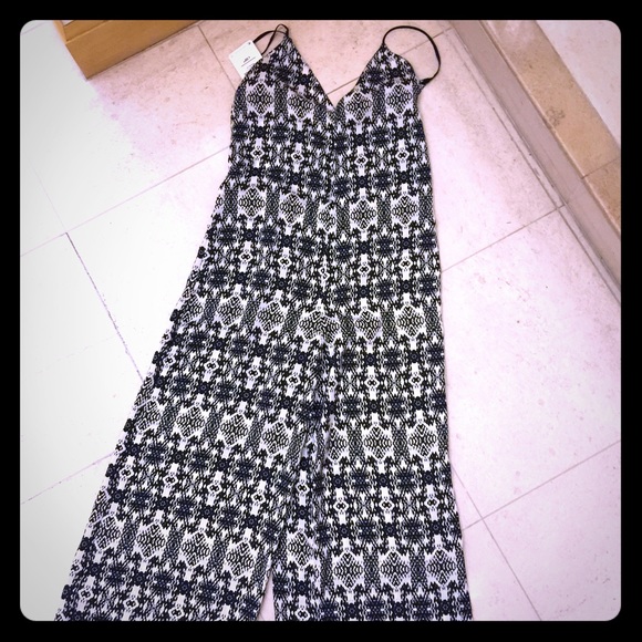 🎥NWT - Zara one piece jumpsuit🎥🎥
