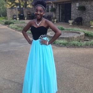 Meet your Posher, Demoria