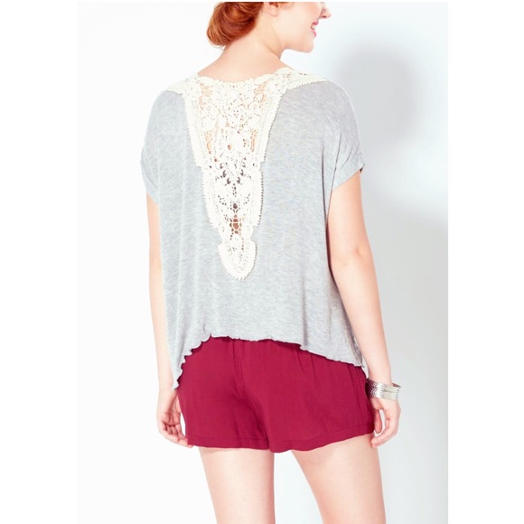 Crochet Back Top NWT💥