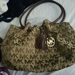 BEAUTIFUL Michael Kors purse