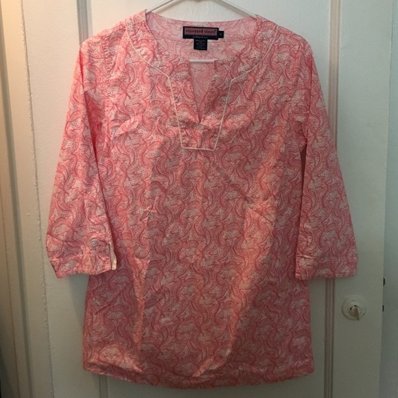 Vineyard Vines pink tunic with sea horses print