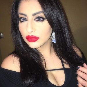 💋MEET YOUR SELLER💋