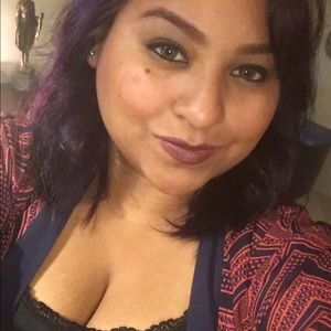 Meet your Posher, Claudia