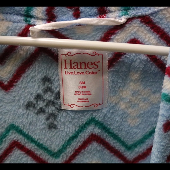 Hanes bathrobe. - Picture 2 of 3