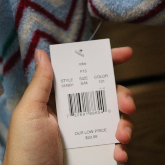 Hanes bathrobe. - Picture 3 of 3