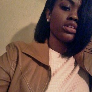 Meet your Posher, Deira