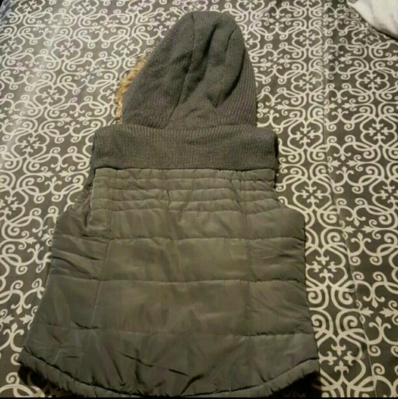 Aeropostale gray vest