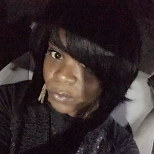 Meet your Posher, Monique