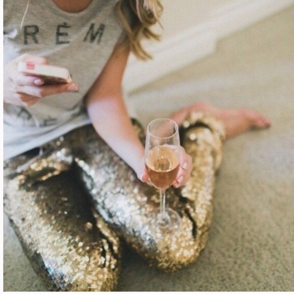 🎁🎉SOLD OUT🎉Gold Sequin Sparkle Leggings❤️ - Picture 3 of 3