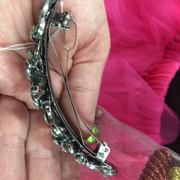 🎉HOST PICK🎉Rhinestone Hair Barrette Out of Stock - Picture 3 of 4