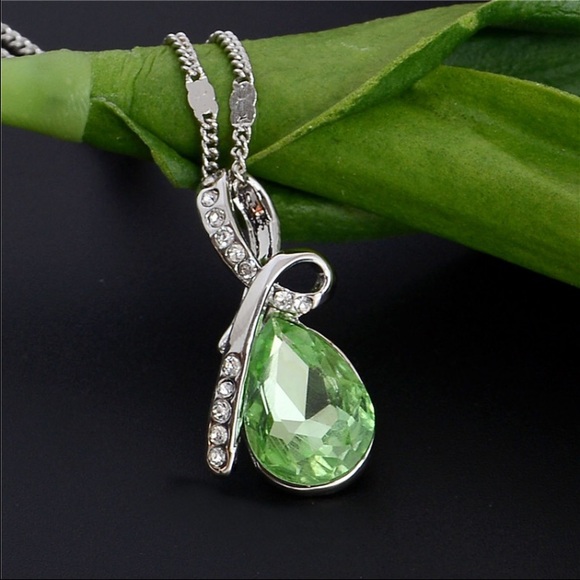 Green crystal 925 plated drop necklace