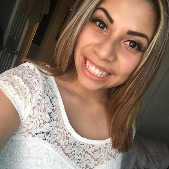 Meet your Posher, Fabiola - Picture 1 of 1