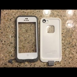 iPhone 5/5s LifeProof phone case