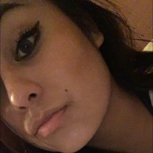 Meet your Posher, Perla