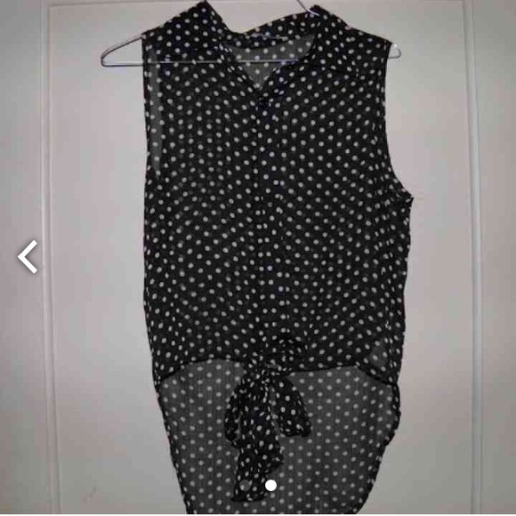 Polls dot high low shirt small