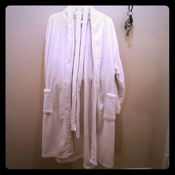 Ultra fuzzy robe size L/XL