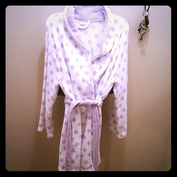 Ulta fuzzy robe - Picture 1 of 2
