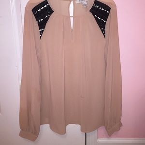 Embroidered long sleeve blouse! Embroidered long sleeve blouse!