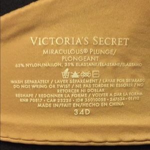 Victoria secret bombshell 34D bra