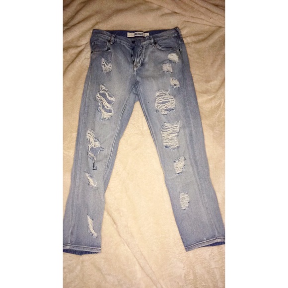 Brandy Melville Ripped Boyfriend Jeans