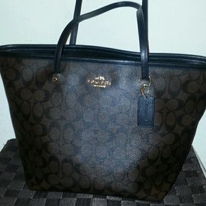 * one hour only* Coach Tote