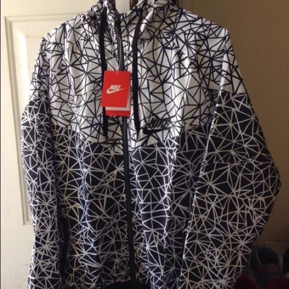 BRAND NEW NIKE WINDBREAKER JACKET